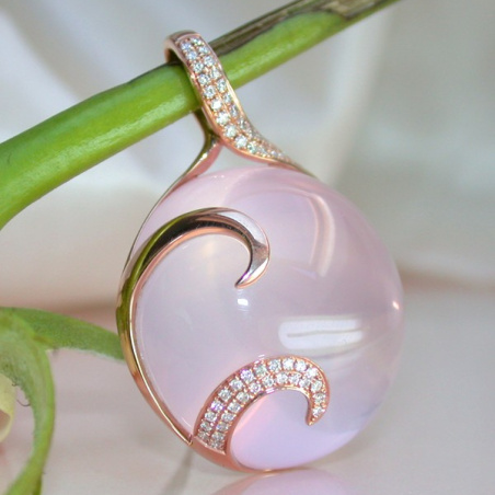 Magnificent Rose Quartz Pendant with Diamonds