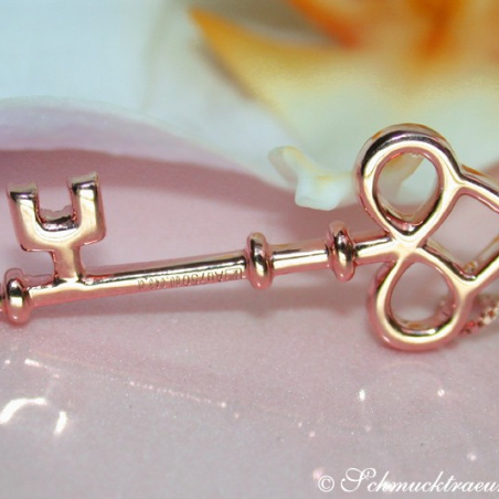 Cute Diamond Key Pendant in Rose gold 18k
