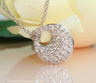 Pretty Diamond Pendant incl. Chain