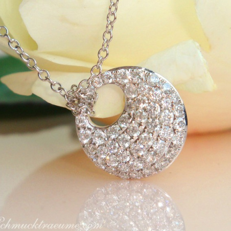 Pretty Diamond Pendant incl. Chain
