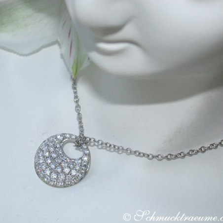 Pretty Diamond Pendant incl. Chain
