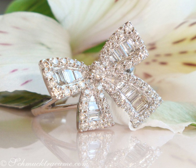Feminine Diamond Bow Ring Feminine Diamond Bow Ring