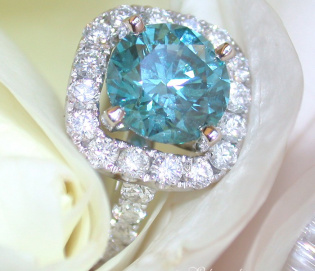 Exquisite blue diamond solitaire ring