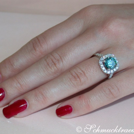 Exquisite blue diamond solitaire ring
