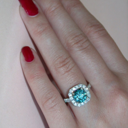 Exquisite blue diamond solitaire ring