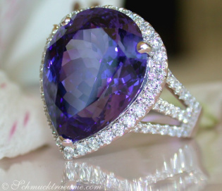 Exquisite AAA Tanzanite Ring with Diamonds