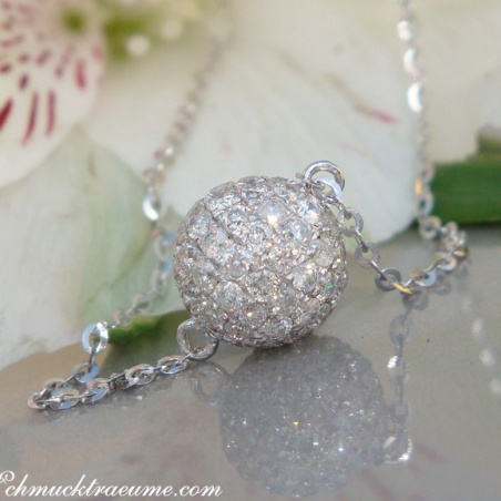 Precious Diamond Pavé Ball incl. Chain