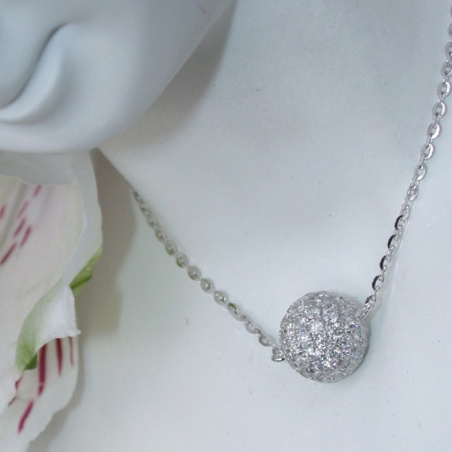 Precious Diamond Pavé Ball incl. Chain