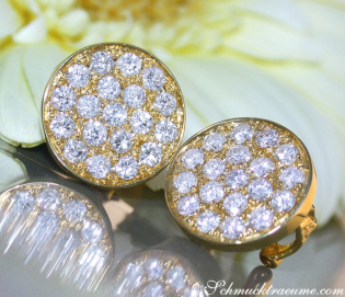 Round Diamond Stud Earrings