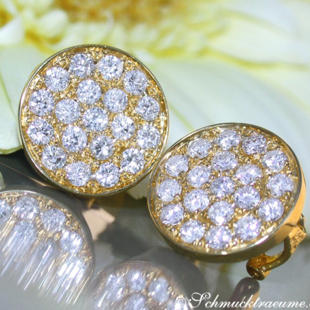 Round Diamond Stud Earrings