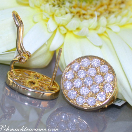 Round Diamond Stud Earrings