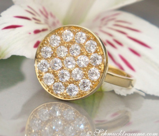 Unusual Diamond Ring in Yellow gold