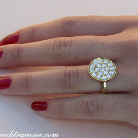 Unusual Diamond Ring in Yellow gold