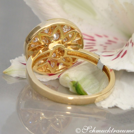 Unusual Diamond Ring in Yellow gold