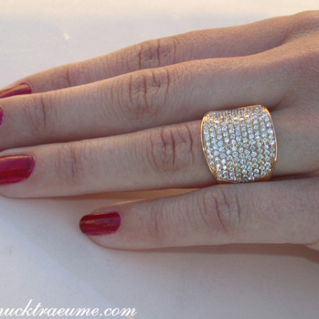 Attractive Diamond Ring