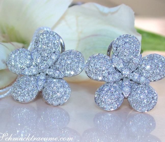 Feminine Diamond Flower Studs Feminine Diamond Flower Studs