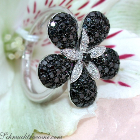 Pretty Black & White Diamond Flower Ring