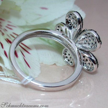 Pretty Black & White Diamond Flower Ring