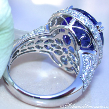 Top AAA Tanzanite Ring with Diamonds