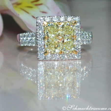 Exquisite Yellow Diamond Ring with White Diamonds