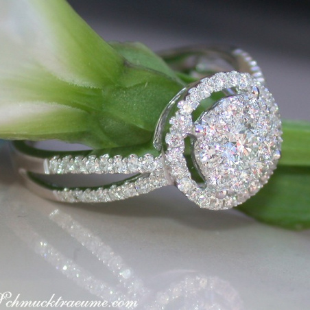Timeless precious diamonds ring