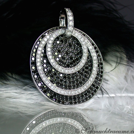 Modifiable Black & White Diamond Pendant