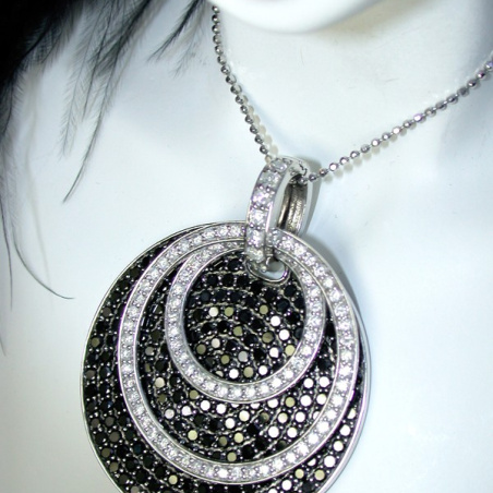 Modifiable Black & White Diamond Pendant