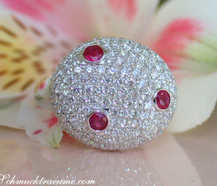 Opulent Ruby Diamond Ring