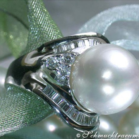 Opulenter Südseeperle Ring mit Diamanten