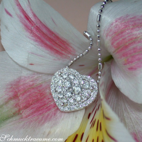 Elegant Diamond Heart Pendant incl. Chain