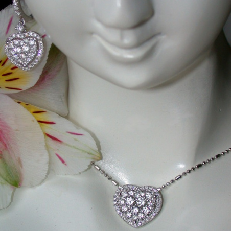 Elegant Diamond Heart Pendant incl. Chain