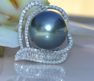 Magnificent Tahitian Pearl Diamond Heart Ring