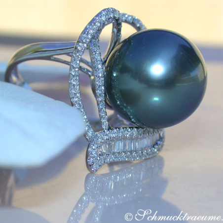 Magnificent Tahitian Pearl Diamond Heart Ring