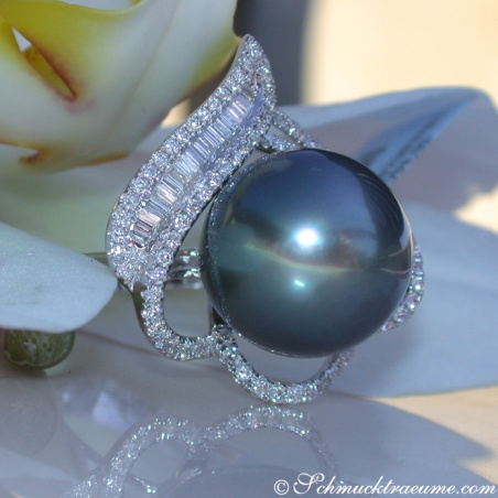 Magnificent Tahitian Pearl Diamond Heart Ring