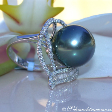Magnificent Tahitian Pearl Diamond Heart Ring