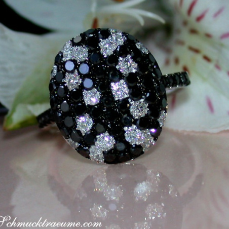 Fancy diamonds ring with black diamonds