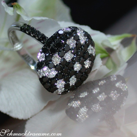 Fancy diamonds ring with black diamonds