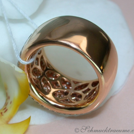 Magnificent ring with natural brown diamonds