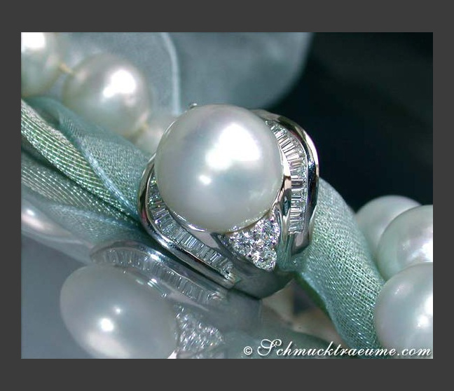 Opulenter Südseeperle Ring mit Diamanten Opulenter Südseeperle Ring mit Diamanten