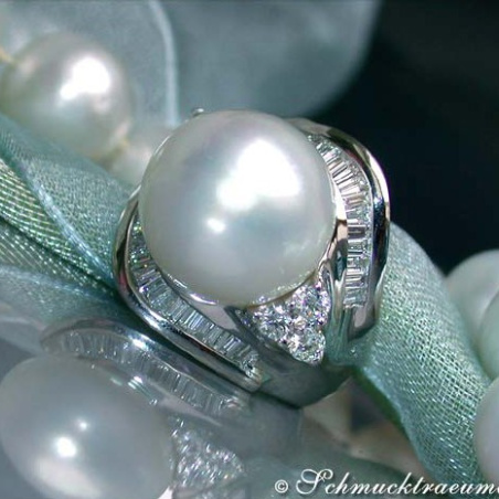 Opulenter Südseeperle Ring mit Diamanten