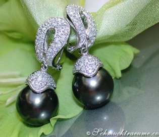 Timeless Tahitian Pearl Earrings with Diamonds