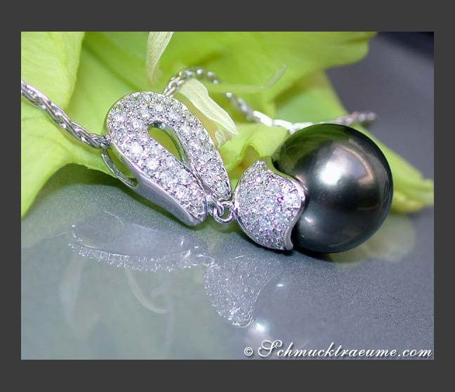 Huge Tahitian Pearl Pendant with Diamonds