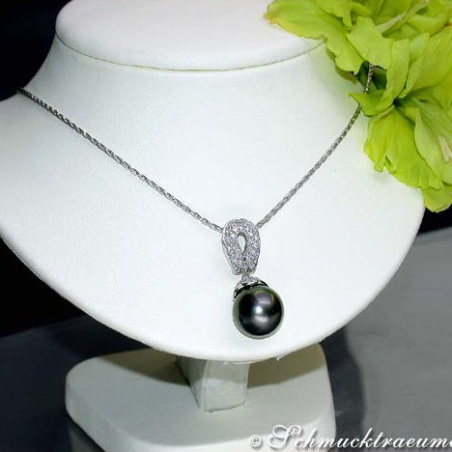 Huge Tahitian Pearl Pendant with Diamonds