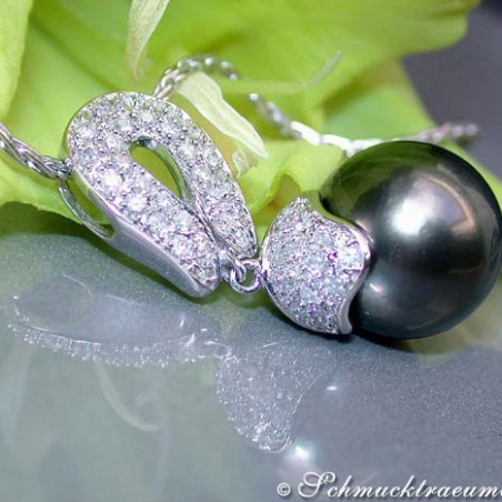 Huge Tahitian Pearl Pendant with Diamonds