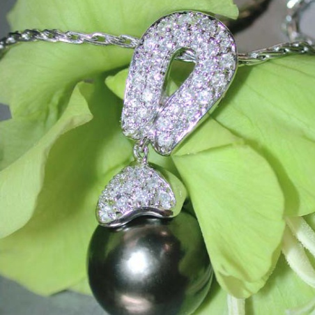 Huge Tahitian Pearl Pendant with Diamonds