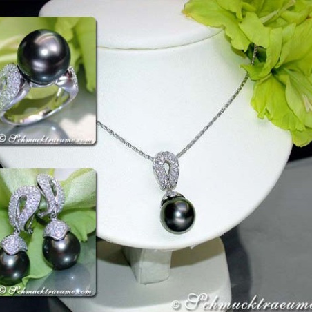 Huge Tahitian Pearl Pendant with Diamonds
