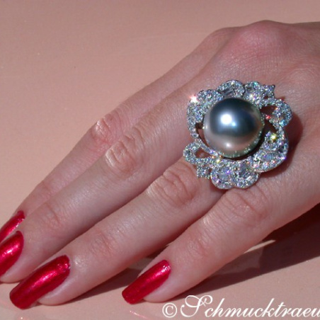 Gorgeous Tahitian Pearl Ring with Diamonds