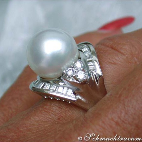 Opulenter Südseeperle Ring mit Diamanten