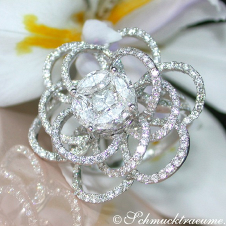 High-end Blossom Style Diamond Ring
