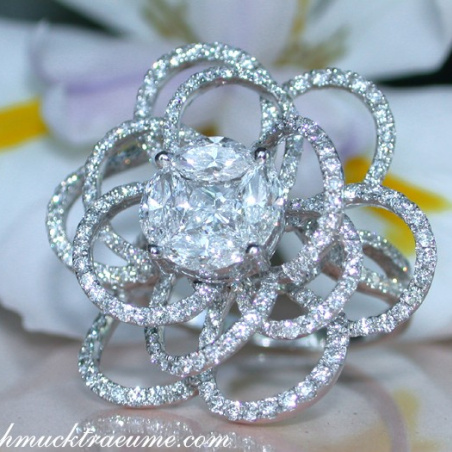 High-end Blossom Style Diamond Ring